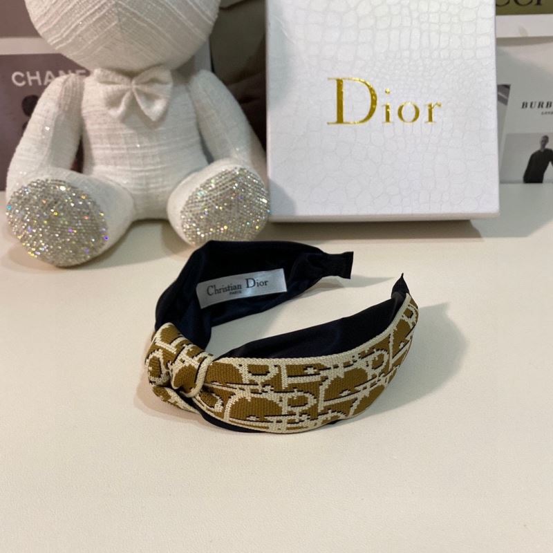 CHRISTIAN DIOR